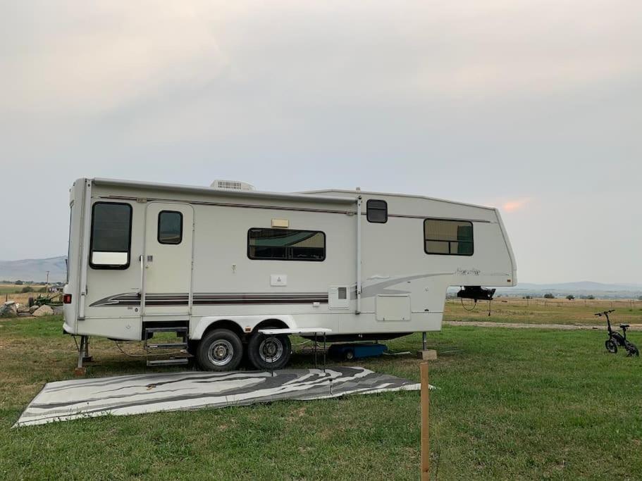 Mission Mountain Camper Apartment Saint Ignatius ภายนอก รูปภาพ
